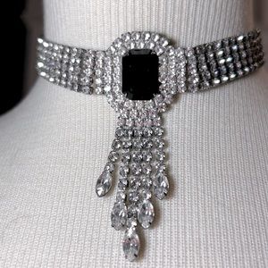 Vintage 2 piece Runway Glamour Jet/ Rhinestone Necklace/earring